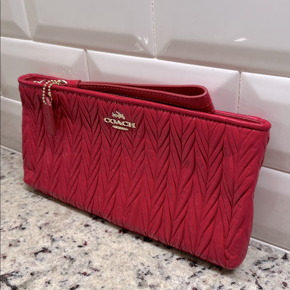 Coach Collette Gathered Leather Red Clutch EUC - Picture 3 of 15